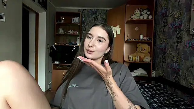 KittyNoSkirty live webcam