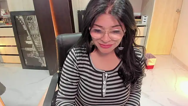 BellaFlaming webcam