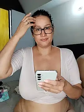 keilymadam Live Webcam on Stripchat