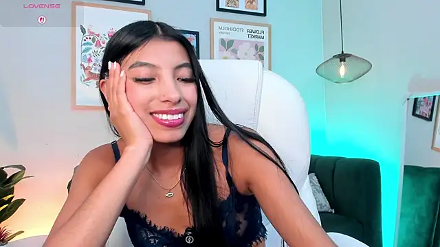 Tiffany_Low webcam