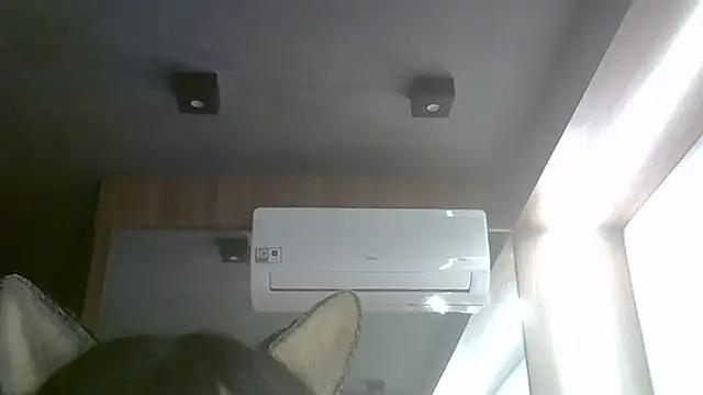 SkinnyKitten live cam