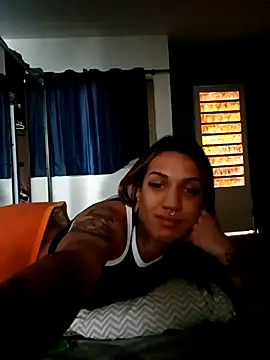 Modelo: kimtatuada