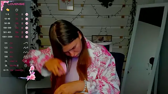 Josephine_Kiss webcam