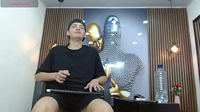 AlejoBussnek live sex cam