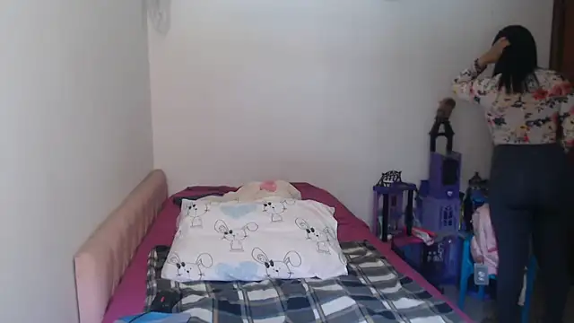 kateleyagrey live cam on StripChat
