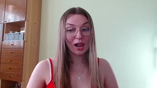 LooveELLYx webcam