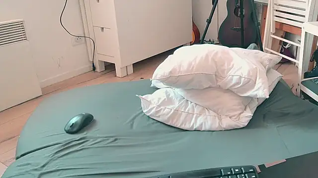 CeriseLapine webcam