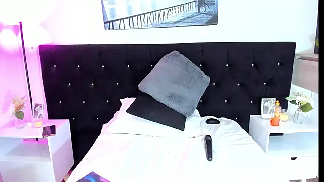 cristaaalclocks1 live cam on StripChat
