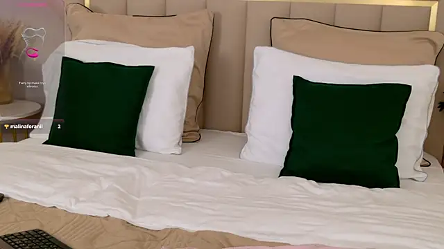 milaleoneli webcam