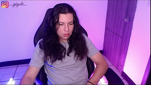 Sala de chat ao vivo de Yigolo__