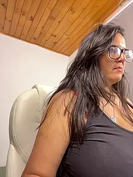SWEETLILY18 webcam