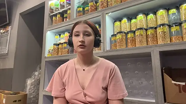 SuzanMoote live sex cam