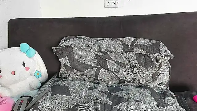 eirlysx (F teen) - cum pussy