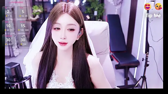 Liora- live sex cam