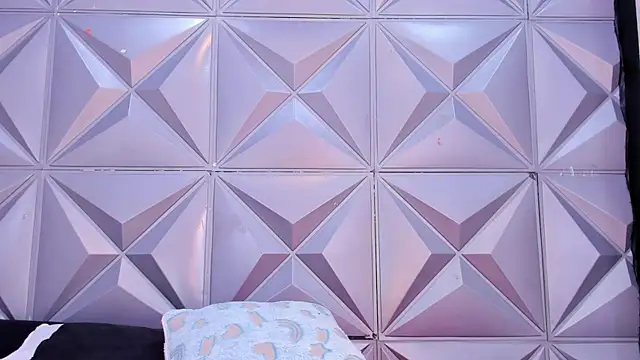 BustyGlow live cam on StripChat