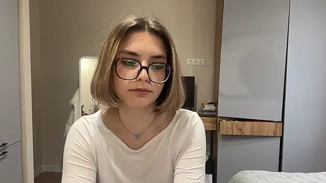 AnnaVelvetFire webcam