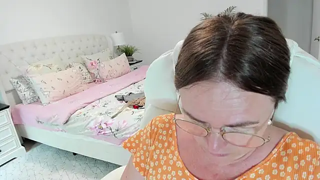 Vika73 live webcam show