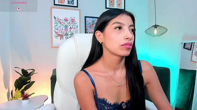 Tiffany_Low webcam