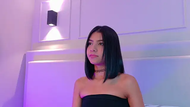 NaomiKlarc webcam