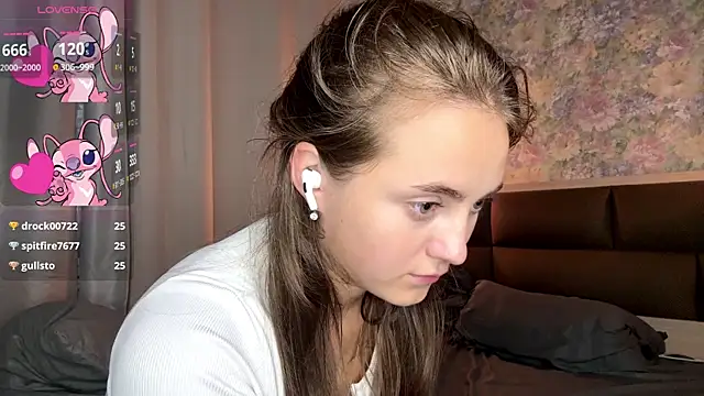 LoraDavi live webcam show