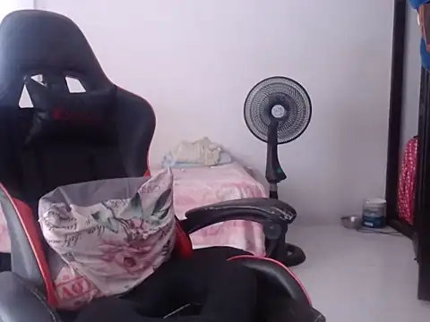 Adriana_0312 webcam