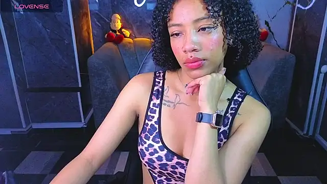 Violeth_b live cam on StripChat