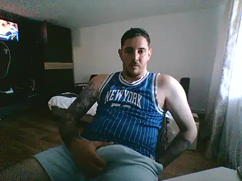 dannyel016 (Ask my age) - Make me cum 🤭