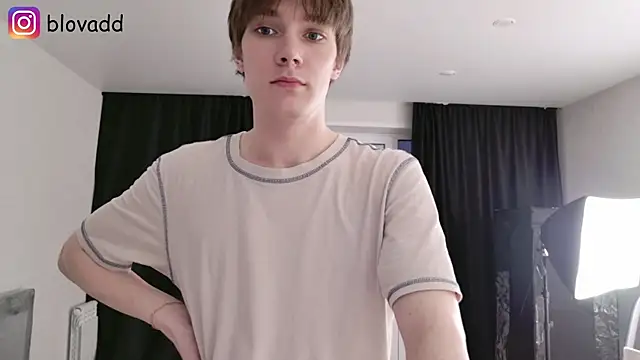 callmenineoneseven (Ask my age) - cumshow