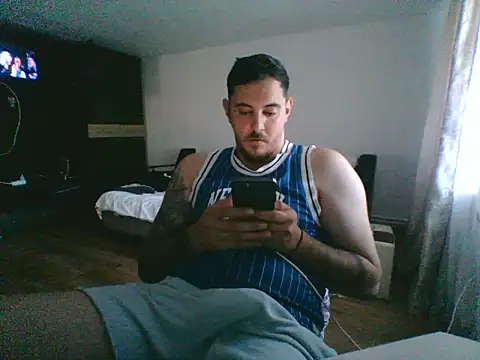 dannyel016 (Ask my age) - Make me cum 🤭