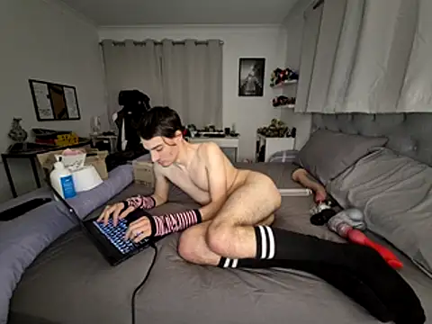 smelly-ewan-stinks (M twink) - Week goal (read stream topic)