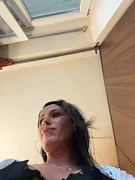 Hotmomcheckk_ webcam