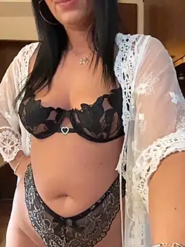 Hotmomcheckk_ webcam