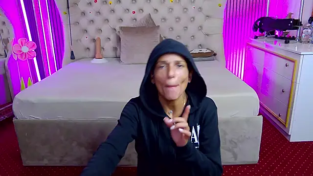 PlayfulShow live webcam show