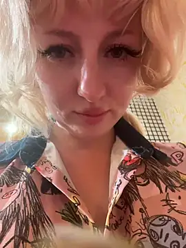 RonnieKiss live webcam show