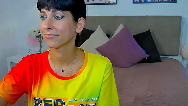HeidieRaven live webcam show