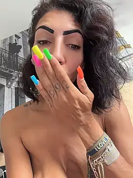 Yasmiinee live webcam show