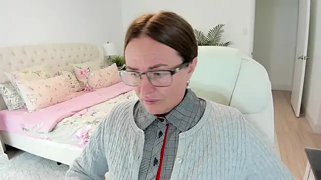 Vika73 live webcam show