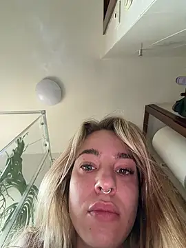 lunavelveett live webcam show