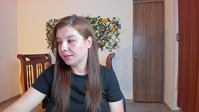 yuya_ss (F milf) - Smile, my queen, you are beautiful