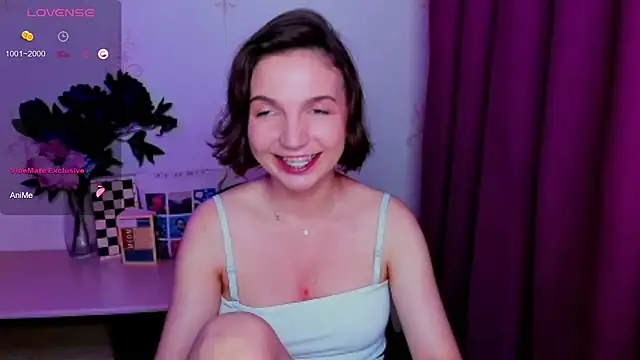 KindHazelHere_ live cam