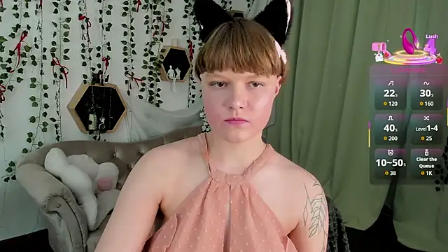 DreamyLuna live cam on StripChat