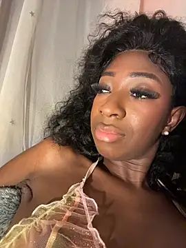 Nina_Velveta
