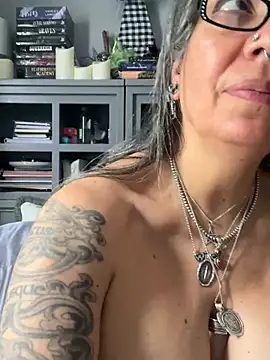 dieseldame1313 webcam