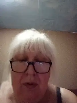 Alexia64231 live cam on StripChat
