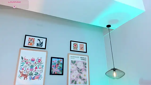 tiffany_low (F young) - squezze my ass & spank hard my ass x6
