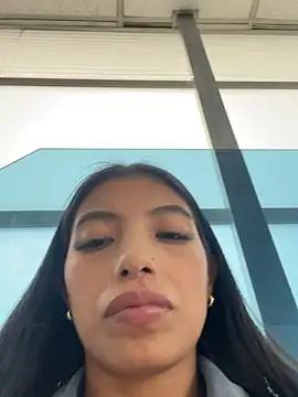 Tiffany_Low webcam