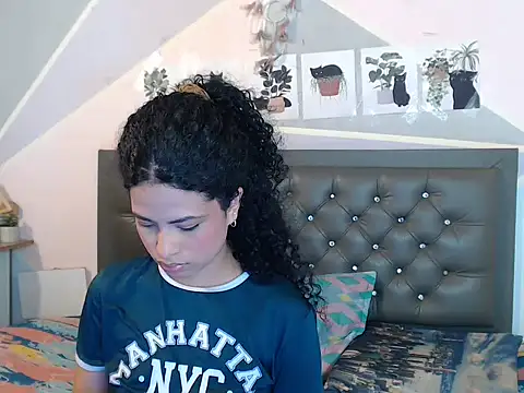 Adut_Akech webcam