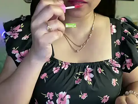 Kanika_9_ webcam