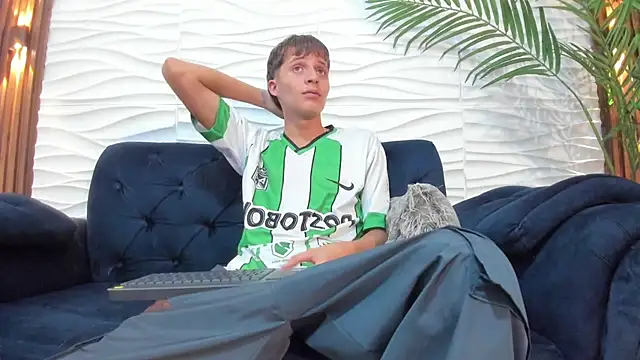 Pavo_tv