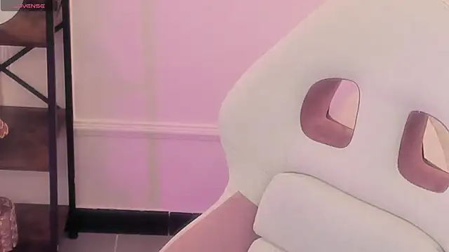 conny__curly webcam